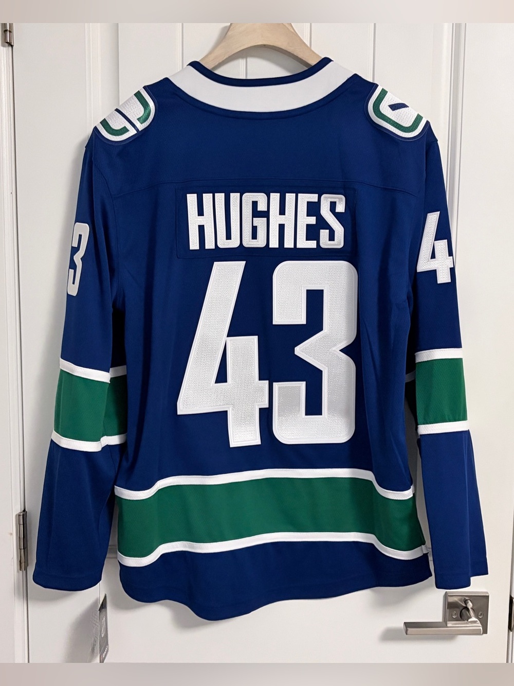 BNWT Authentic Fanatics Vancouver Canucks Quinn Hughes Orca Jersey Size Small